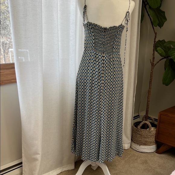 Beautiful Reformation dress - Picture 7 of 8